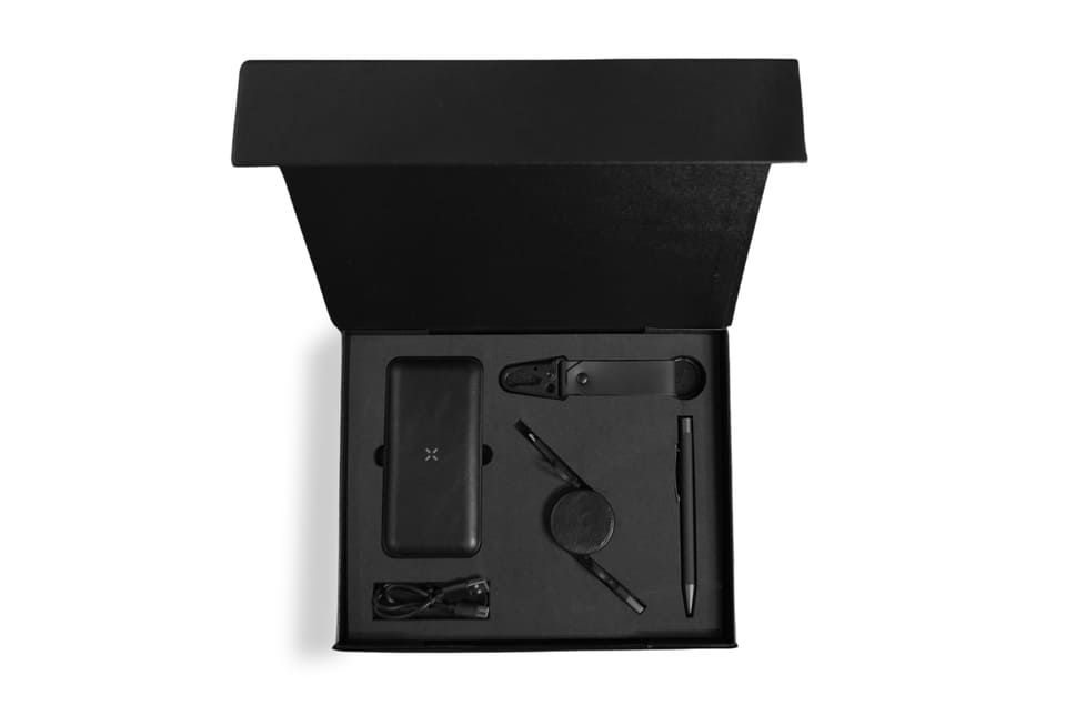 Black leather gift set