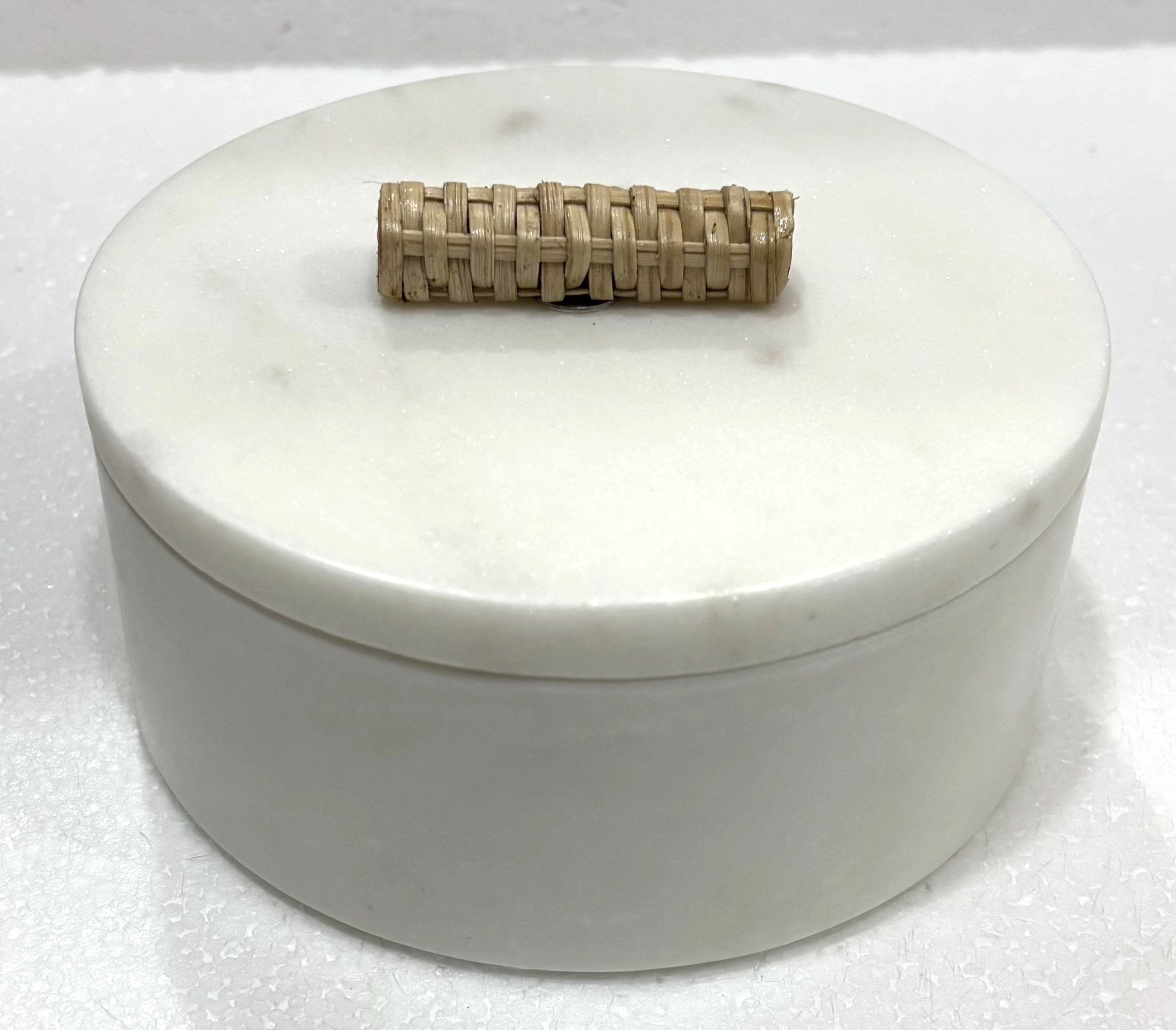 White Marble Round Box With Rattan Knob