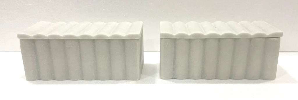 White Marble Jointed Scallop Box